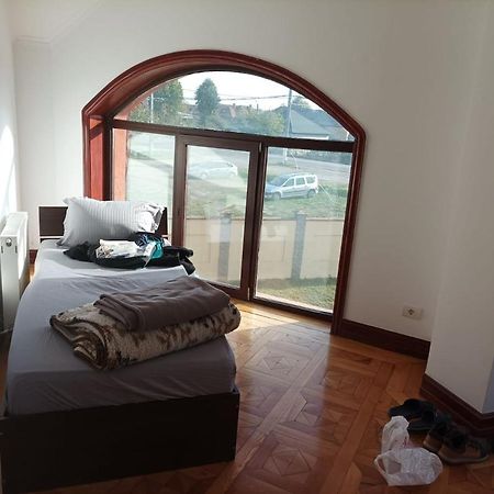 Casa De Vacanta Târgu Jiu Exteriör bild