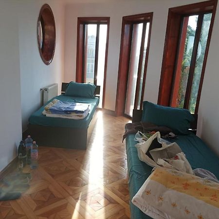 Casa De Vacanta Târgu Jiu Exteriör bild