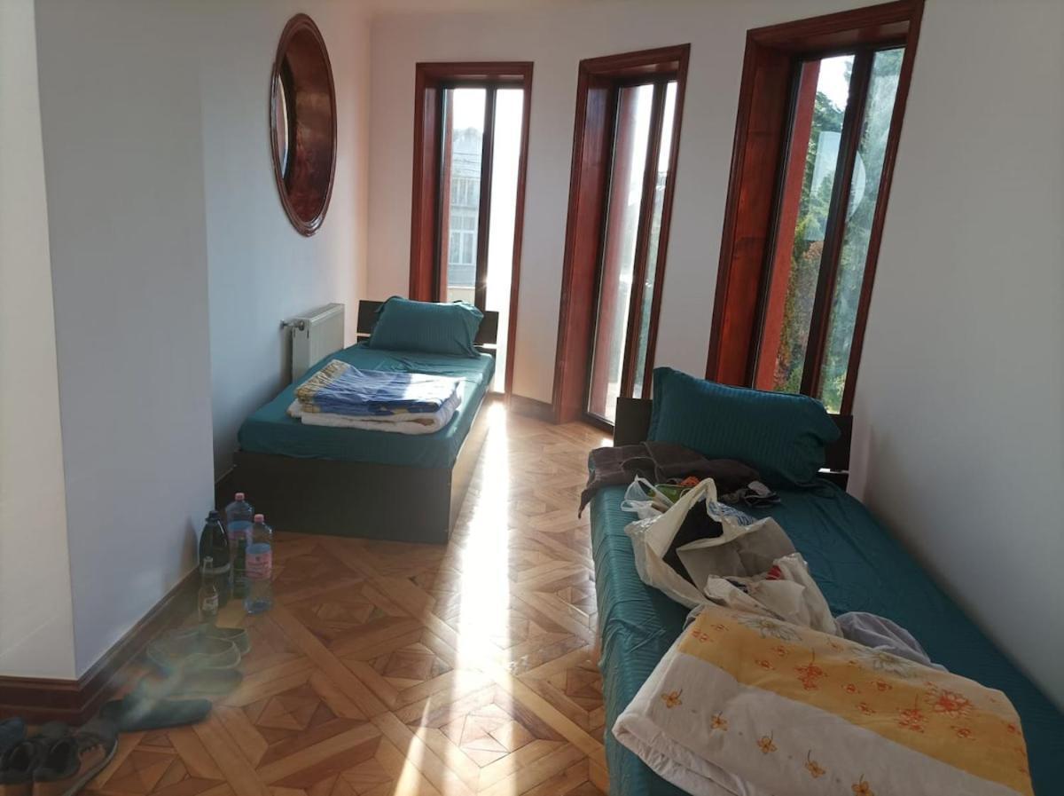 Casa De Vacanta Târgu Jiu Exteriör bild